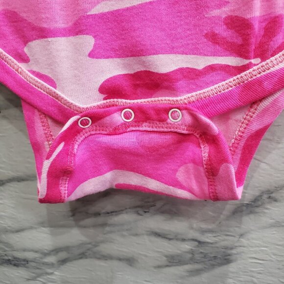 Code V Baby One Piece Romper Size 12 Mo Pink Camo Philadelphia Philles P - Picture 4 of 8